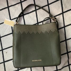 Michael Kors Hayes Large Bucket Shoulder Bag